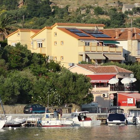 Captain'S Club Banjol Екстер'єр фото