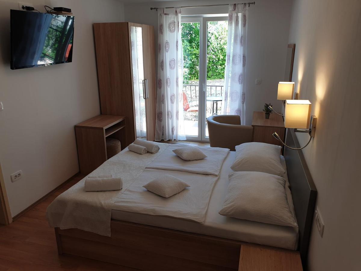 Captain'S Club Banjol Екстер'єр фото