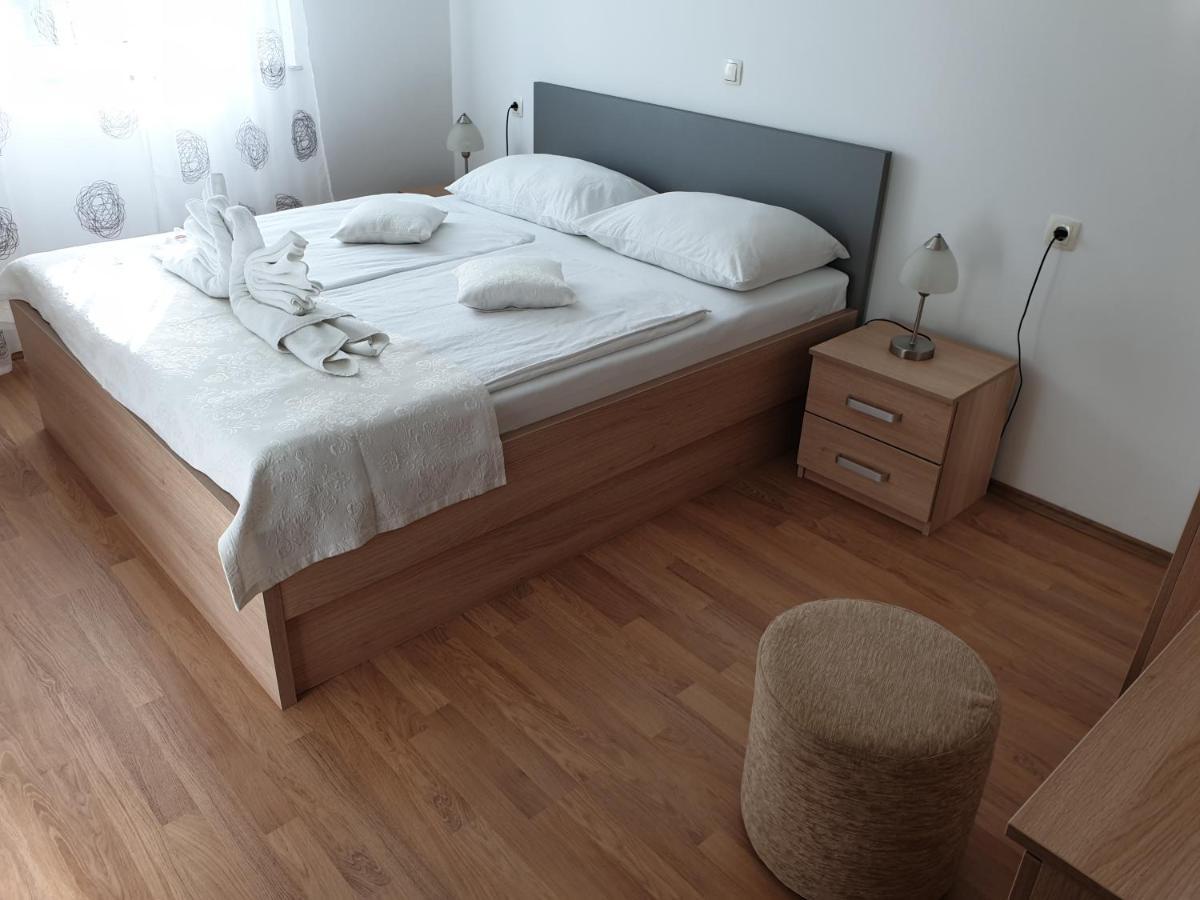 Captain'S Club Banjol Екстер'єр фото