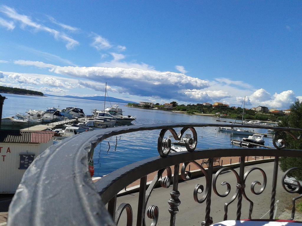 Captain'S Club Banjol Екстер'єр фото