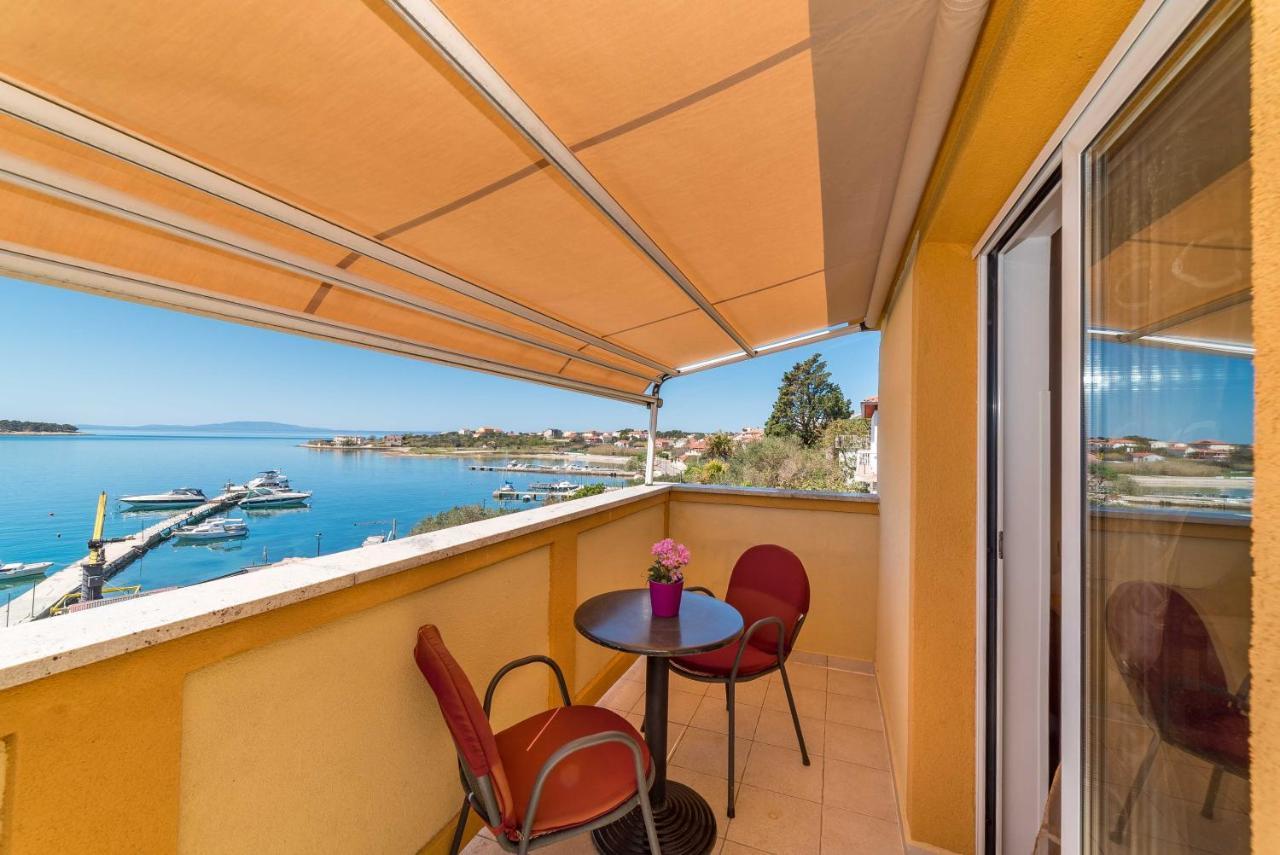 Captain'S Club Banjol Екстер'єр фото